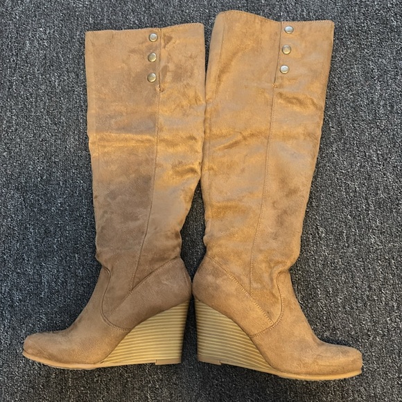 Shoe Dazzle ladies boots - Picture 3 of 11